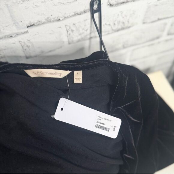 NWT Soft Surroundings Elegant Black Velvet Wrap Top Size Large - Picture 7 of 8